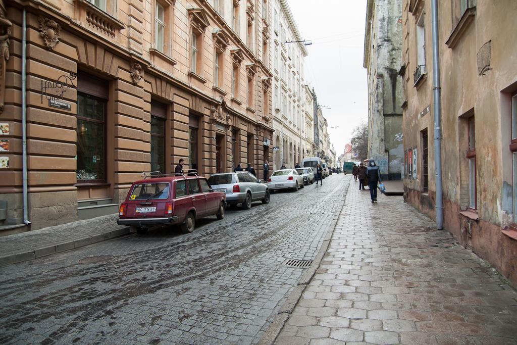 "Eva Stories" Movie Apartment On Rynok Square Lviv Exterior photo